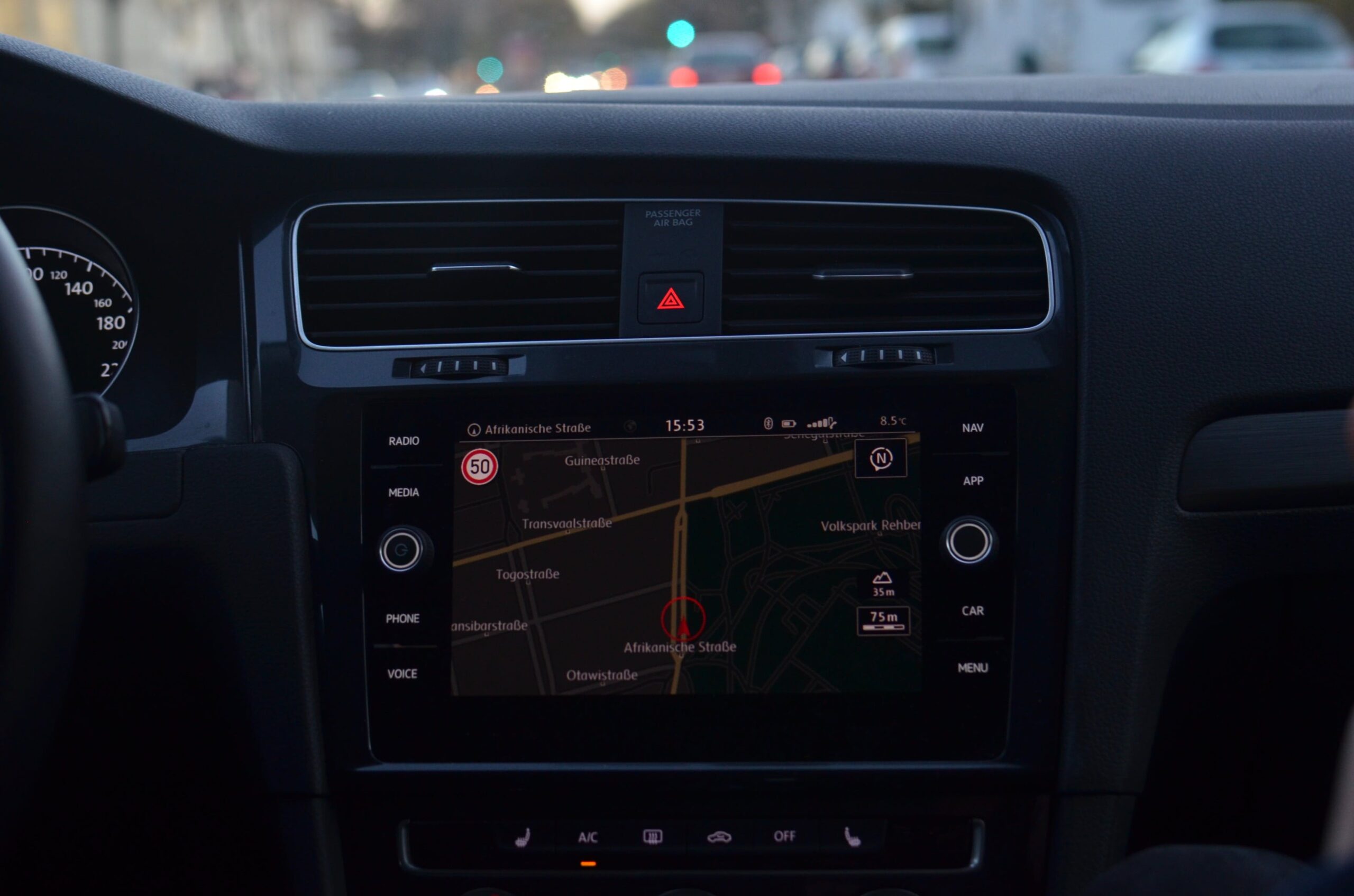 Come scegliere il miglior sistema di navigazione per la tua auto